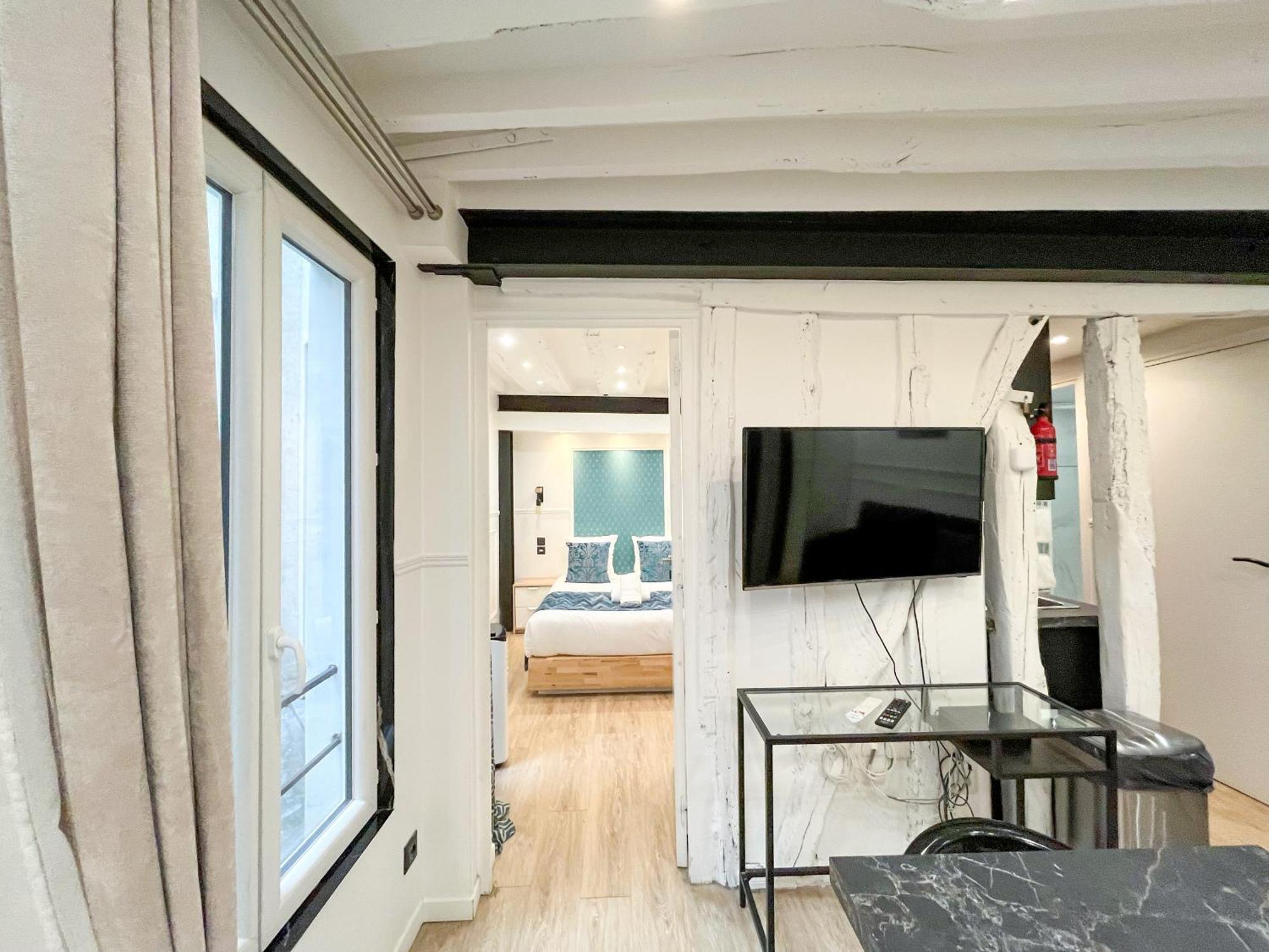 93 - Luxury Flat In Le Marais * Parigi