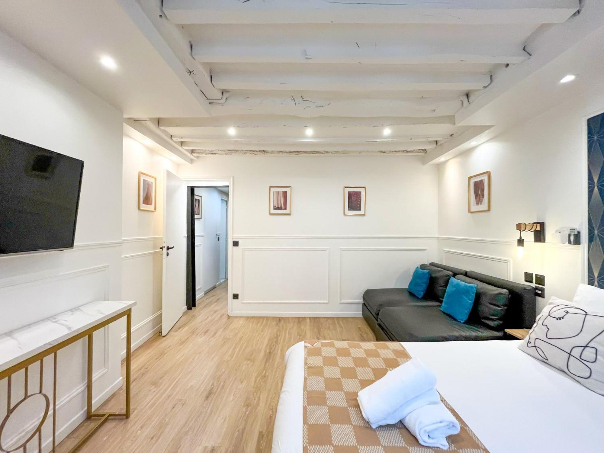 93 - Luxury Flat In Le Marais Appartamento *