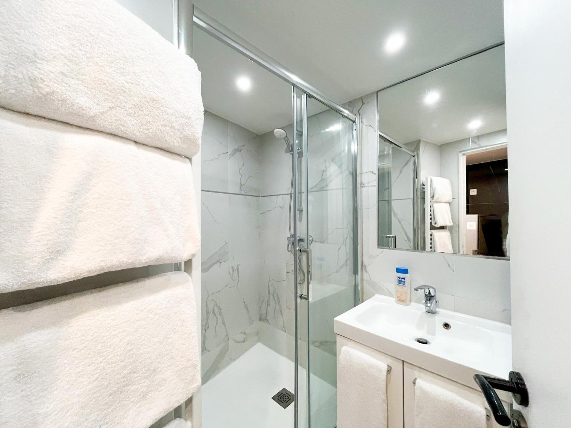 93 - Luxury Flat In Le Marais * Parigi