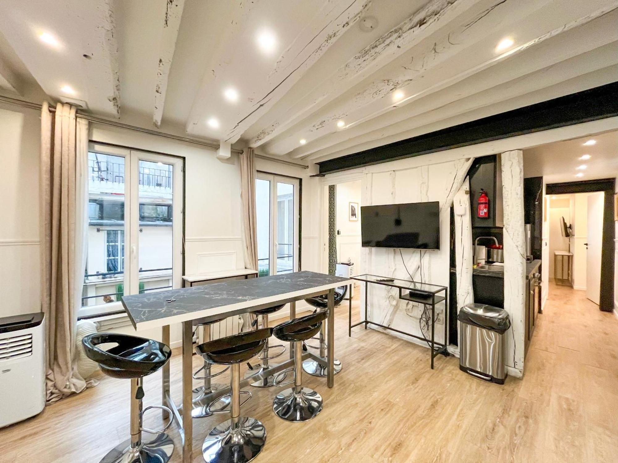 93 - Luxury Flat In Le Marais Appartamento *